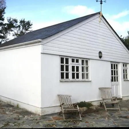 Sparnal Stitch And The Hideaway Holiday home *
