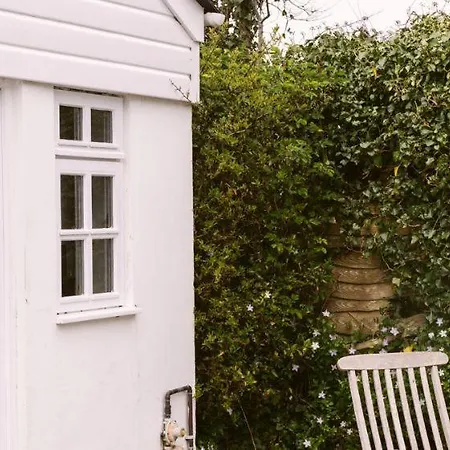 Sparnal Stitch And The Hideaway Holiday home
