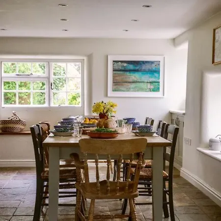 Sparnal Stitch And The Hideaway Holiday home