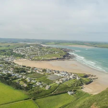 Sparnal Stitch And The Hideaway Holiday home