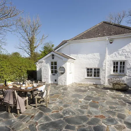 Holiday home Sparnal Stitch And The Hideaway
