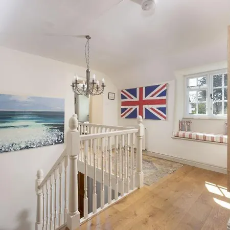 Sparnal Stitch And The Hideaway Holiday home Padstow